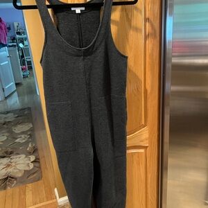 Colsie Gray Sleeveless Jumpsuit with Scoop Neckline